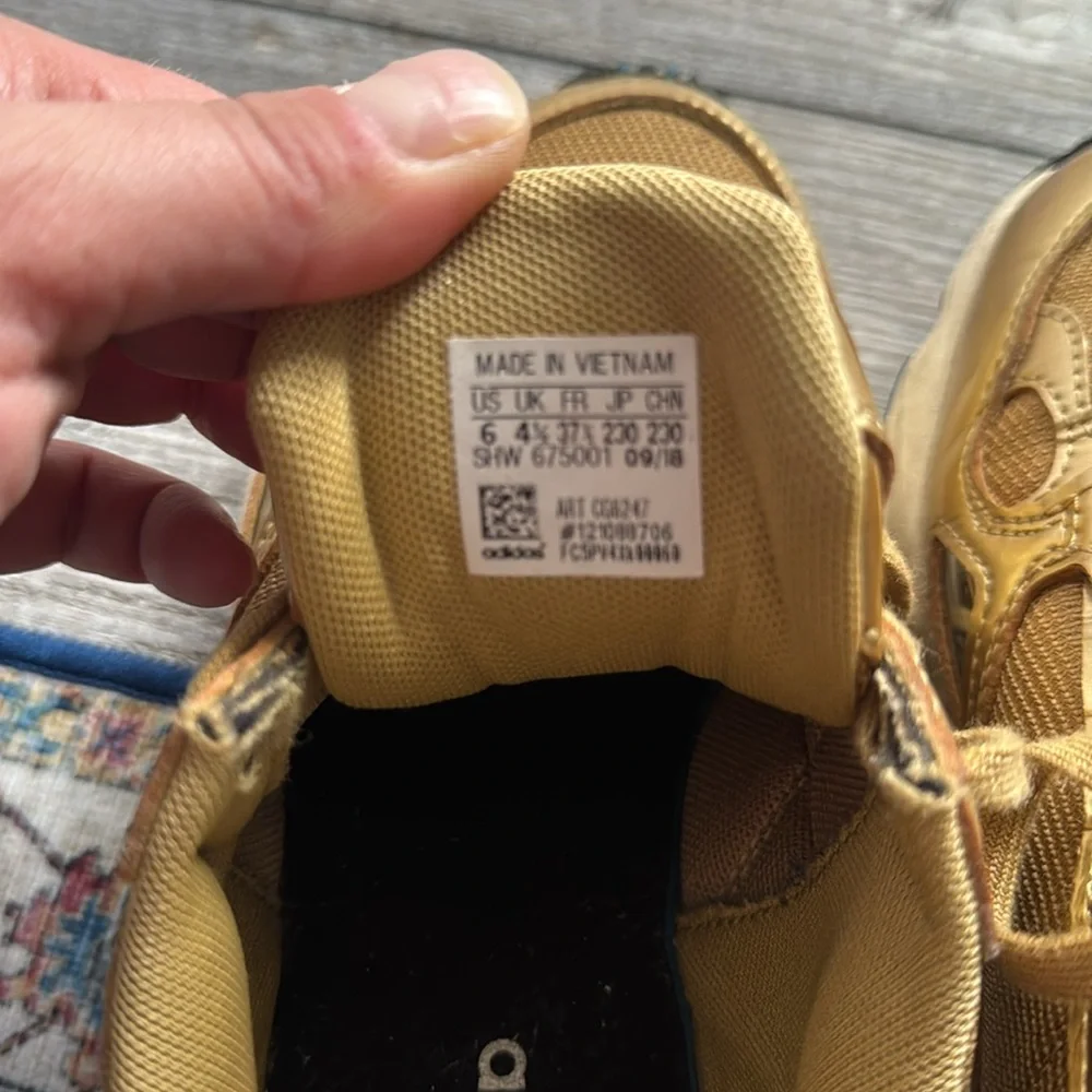 Adidas - Picture 7 of 7